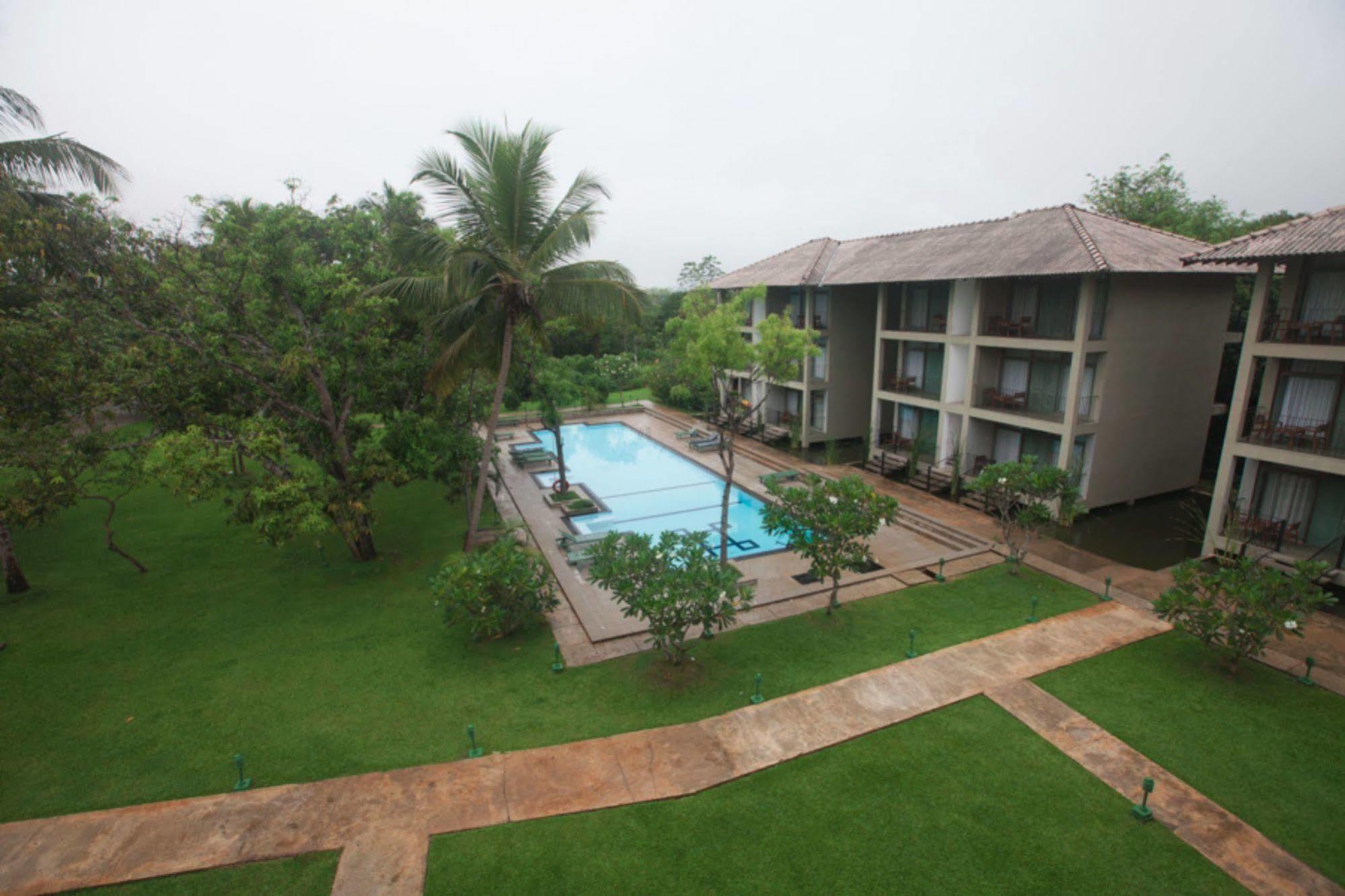 Fresco Water Villa Sigiriya Ngoại thất bức ảnh